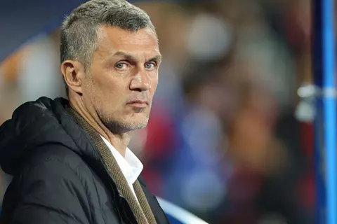 تقارير: مالديني وديل بييرو من بين المرشحين لرئاسة الاتحاد الإيطالي